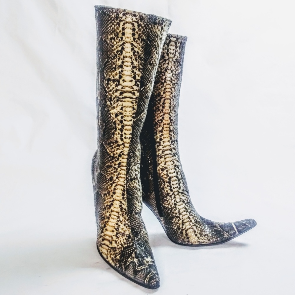 BEBE FAUX SNAKESKIN BLACK CREAM CALF-HIGH BOOT EUC